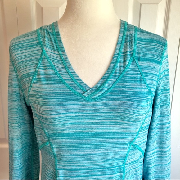 Zella Turquoise Blue Athletic Pullover Hoodie Top Large - Picture 2 of 13